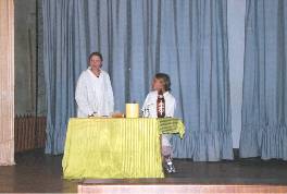 Myös harlulaiset lapset ja nuoret olivat valmistelleet ohjelmaa juhlaan.